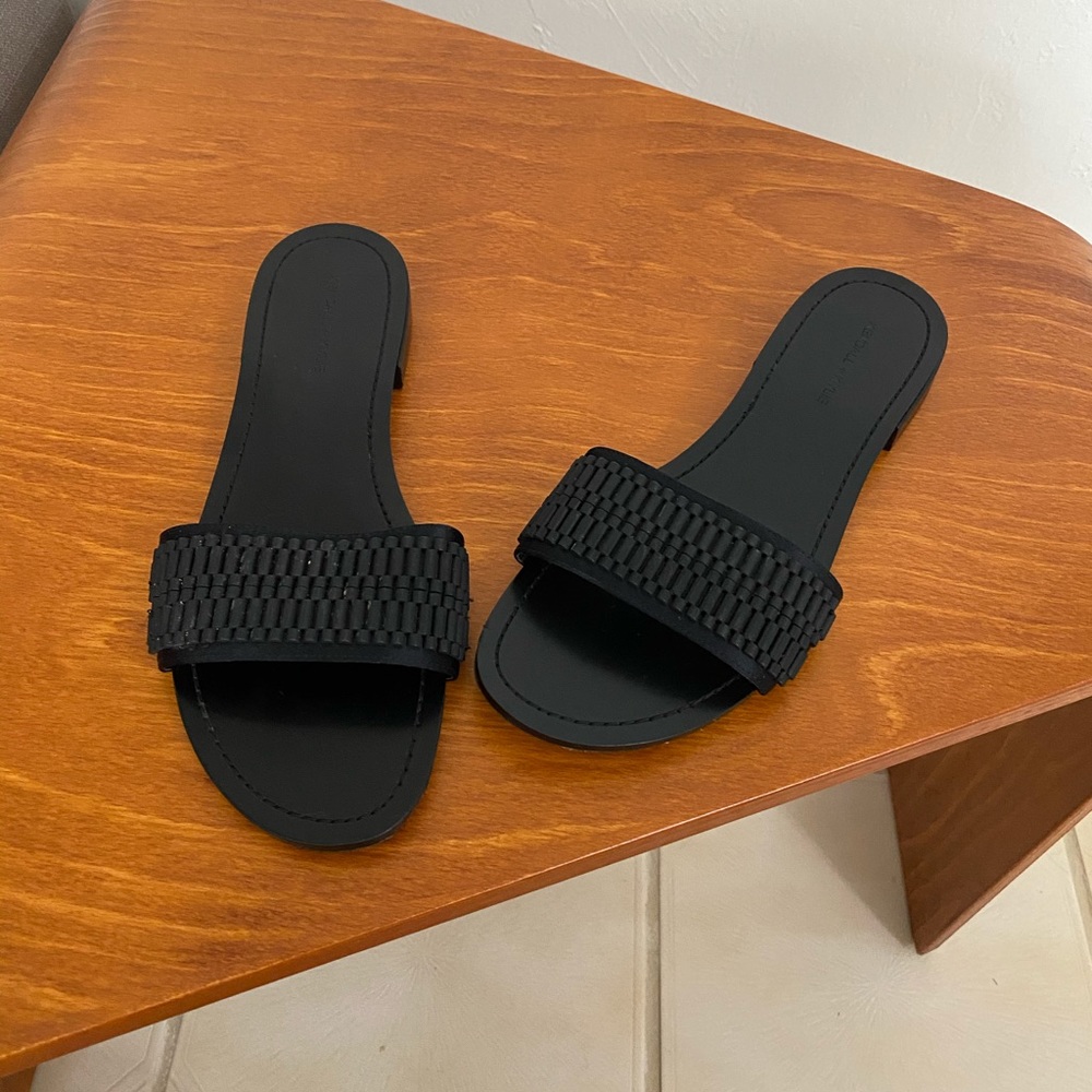 Kendall & Kylie slides size 9.5